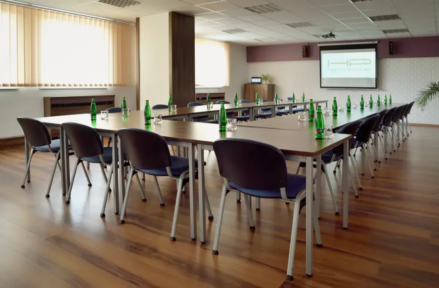 Konferenční salonek Kotnov v Hotelu Palcát Tábor